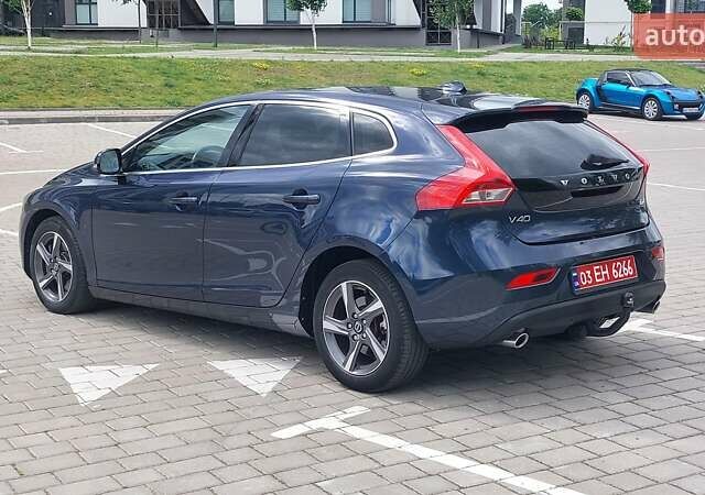 Синій Вольво V40, об'ємом двигуна 2 л та пробігом 232 тис. км за 11250 $, фото 2 на Automoto.ua