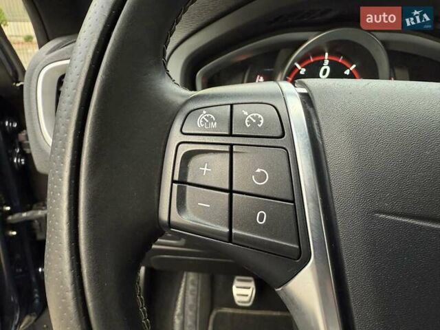 Синій Вольво V40, об'ємом двигуна 1.6 л та пробігом 220 тис. км за 10750 $, фото 45 на Automoto.ua