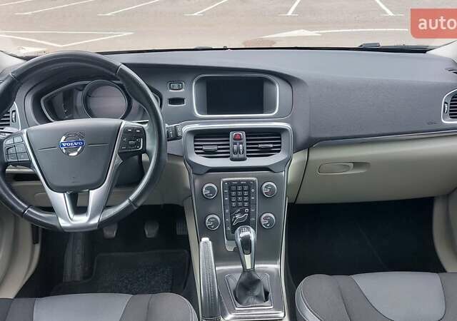 Синій Вольво V40, об'ємом двигуна 2 л та пробігом 232 тис. км за 11250 $, фото 20 на Automoto.ua