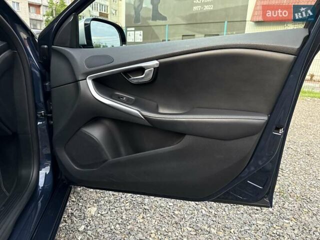 Синій Вольво V40, об'ємом двигуна 1.6 л та пробігом 220 тис. км за 10750 $, фото 40 на Automoto.ua