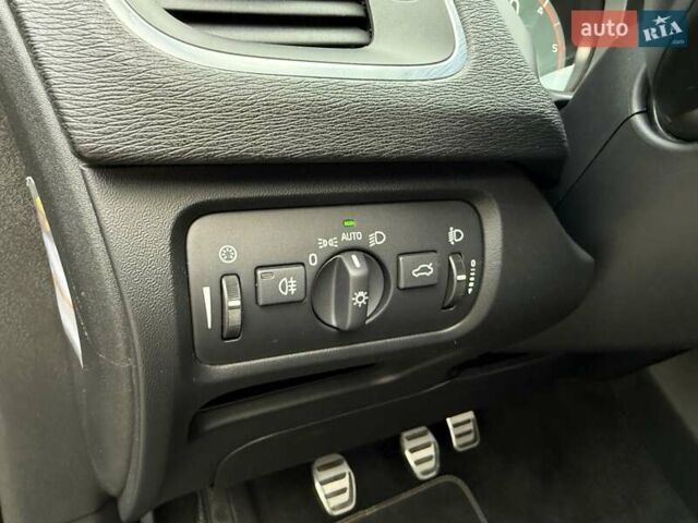 Синій Вольво V40, об'ємом двигуна 1.6 л та пробігом 220 тис. км за 10750 $, фото 56 на Automoto.ua