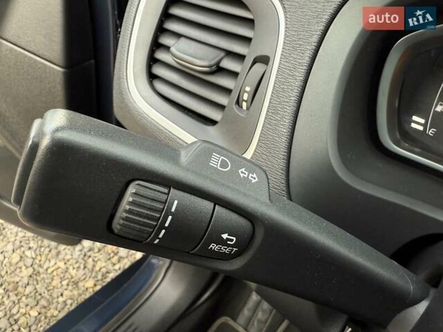 Синій Вольво V40, об'ємом двигуна 1.6 л та пробігом 220 тис. км за 10750 $, фото 54 на Automoto.ua