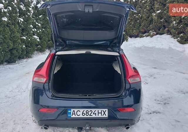 Синий Вольво В40, объемом двигателя 1.97 л и пробегом 320 тыс. км за 11350 $, фото 29 на Automoto.ua