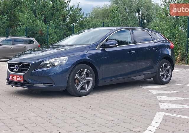 Синій Вольво V40, об'ємом двигуна 2 л та пробігом 232 тис. км за 11250 $, фото 1 на Automoto.ua
