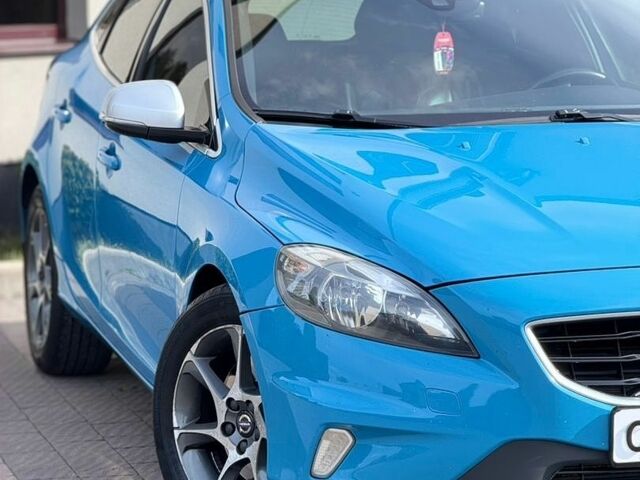 Синий Вольво В40, объемом двигателя 2 л и пробегом 289 тыс. км за 9500 $, фото 10 на Automoto.ua