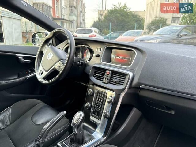 Синій Вольво V40, об'ємом двигуна 1.6 л та пробігом 220 тис. км за 10750 $, фото 30 на Automoto.ua