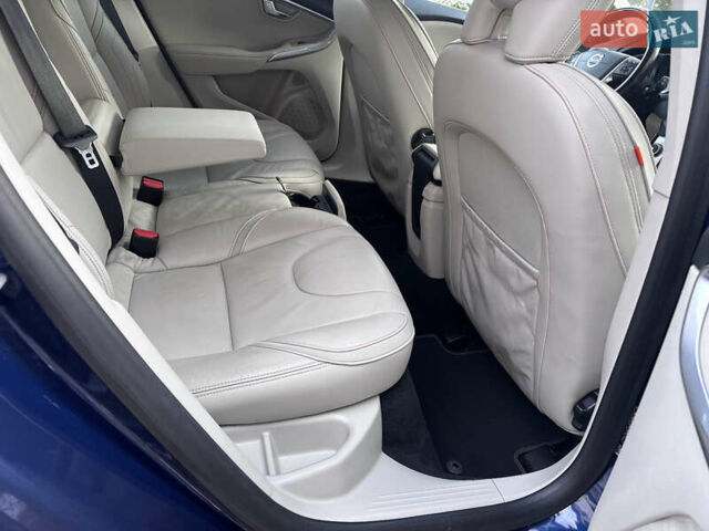 Синій Вольво V40, об'ємом двигуна 1.6 л та пробігом 196 тис. км за 11700 $, фото 115 на Automoto.ua