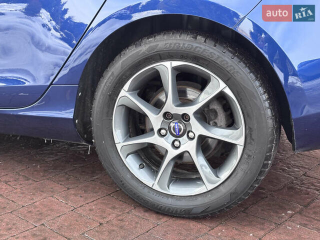 Синій Вольво V40, об'ємом двигуна 1.6 л та пробігом 196 тис. км за 11700 $, фото 54 на Automoto.ua