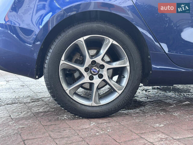 Синій Вольво V40, об'ємом двигуна 1.6 л та пробігом 196 тис. км за 11700 $, фото 71 на Automoto.ua