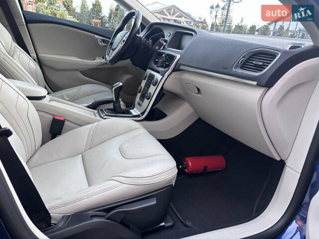 Синій Вольво V40, об'ємом двигуна 1.6 л та пробігом 196 тис. км за 11700 $, фото 127 на Automoto.ua