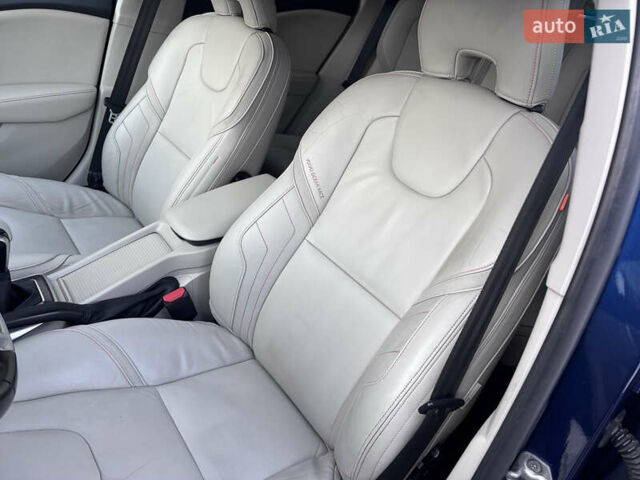 Синій Вольво V40, об'ємом двигуна 1.6 л та пробігом 196 тис. км за 11700 $, фото 90 на Automoto.ua