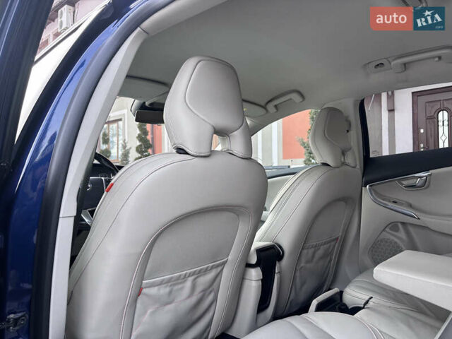 Синій Вольво V40, об'ємом двигуна 1.6 л та пробігом 196 тис. км за 11700 $, фото 111 на Automoto.ua