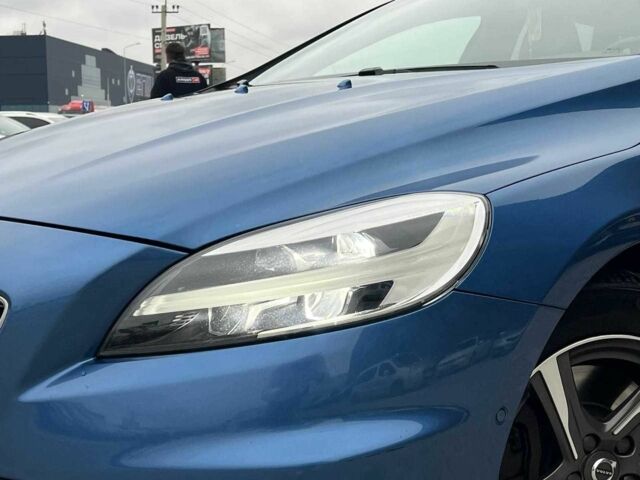 Синій Вольво V40, об'ємом двигуна 2 л та пробігом 283 тис. км за 8500 $, фото 6 на Automoto.ua
