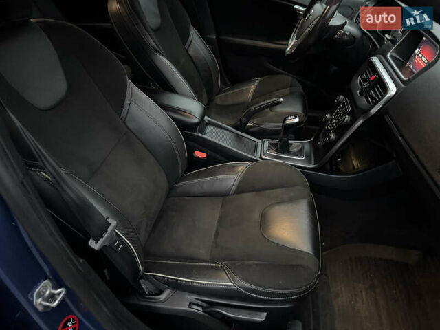 Синий Вольво В40, объемом двигателя 1.97 л и пробегом 194 тыс. км за 13799 $, фото 46 на Automoto.ua