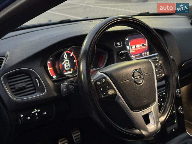 Синий Вольво В40, объемом двигателя 1.97 л и пробегом 194 тыс. км за 13799 $, фото 76 на Automoto.ua