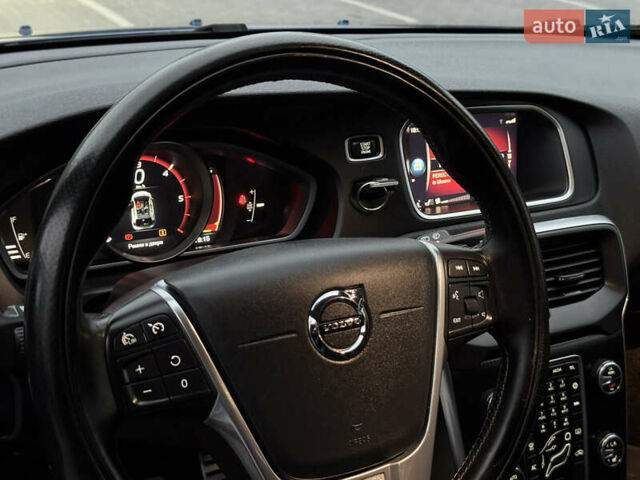 Синий Вольво В40, объемом двигателя 1.97 л и пробегом 194 тыс. км за 13799 $, фото 63 на Automoto.ua