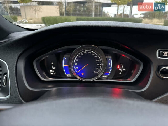 Синий Вольво В40, объемом двигателя 1.97 л и пробегом 194 тыс. км за 13799 $, фото 40 на Automoto.ua