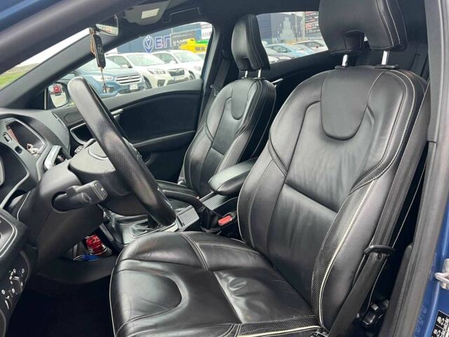 Синій Вольво V40, об'ємом двигуна 2 л та пробігом 283 тис. км за 8500 $, фото 16 на Automoto.ua