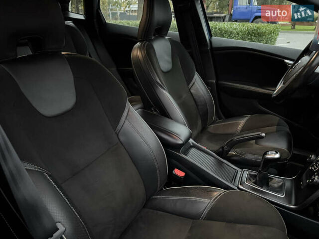 Синий Вольво В40, объемом двигателя 1.97 л и пробегом 194 тыс. км за 13799 $, фото 50 на Automoto.ua