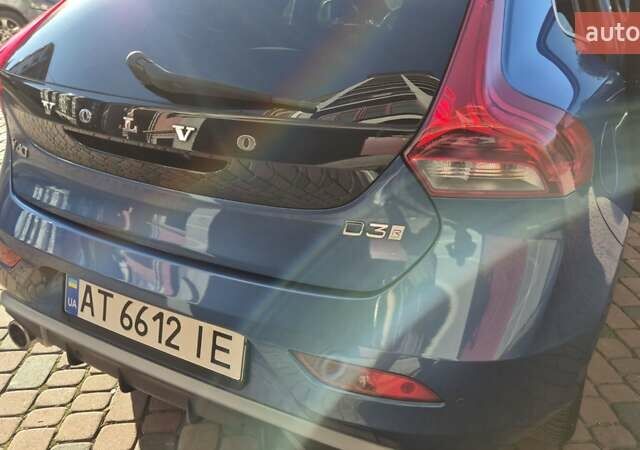 Синий Вольво В40, объемом двигателя 2 л и пробегом 282 тыс. км за 14500 $, фото 2 на Automoto.ua