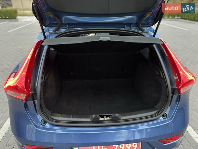 Синий Вольво В40, объемом двигателя 1.97 л и пробегом 194 тыс. км за 13799 $, фото 30 на Automoto.ua