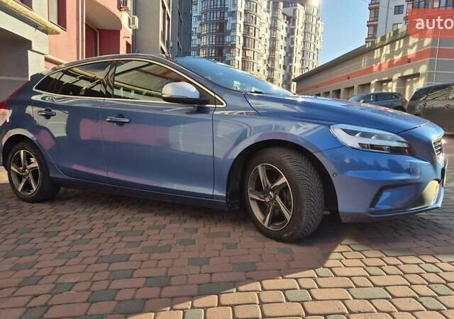 Синий Вольво В40, объемом двигателя 2 л и пробегом 282 тыс. км за 14500 $, фото 44 на Automoto.ua