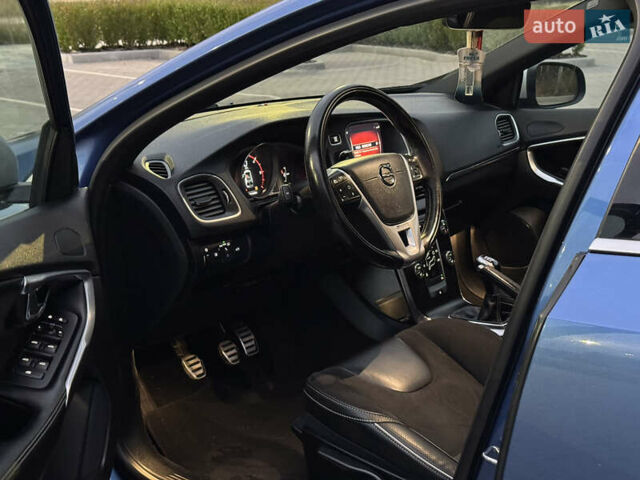 Синий Вольво В40, объемом двигателя 1.97 л и пробегом 194 тыс. км за 13799 $, фото 77 на Automoto.ua