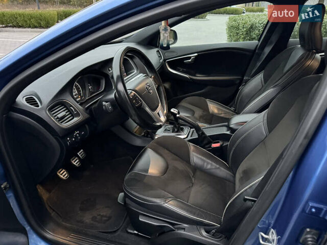 Синий Вольво В40, объемом двигателя 1.97 л и пробегом 194 тыс. км за 13799 $, фото 33 на Automoto.ua