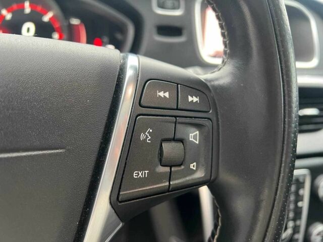 Синій Вольво V40, об'ємом двигуна 2 л та пробігом 283 тис. км за 8500 $, фото 22 на Automoto.ua