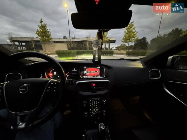 Синий Вольво В40, объемом двигателя 1.97 л и пробегом 194 тыс. км за 13799 $, фото 81 на Automoto.ua