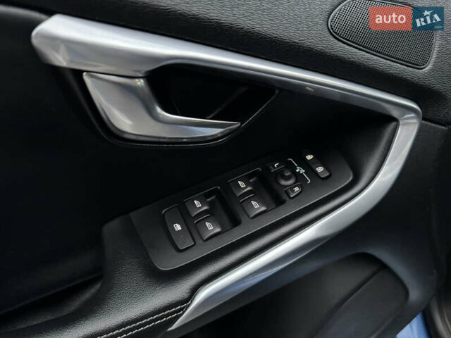 Синий Вольво В40, объемом двигателя 1.97 л и пробегом 194 тыс. км за 13799 $, фото 36 на Automoto.ua