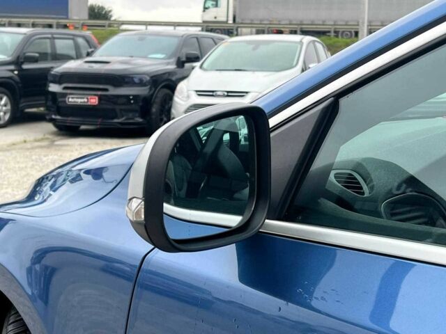 Синій Вольво V40, об'ємом двигуна 2 л та пробігом 283 тис. км за 8500 $, фото 5 на Automoto.ua