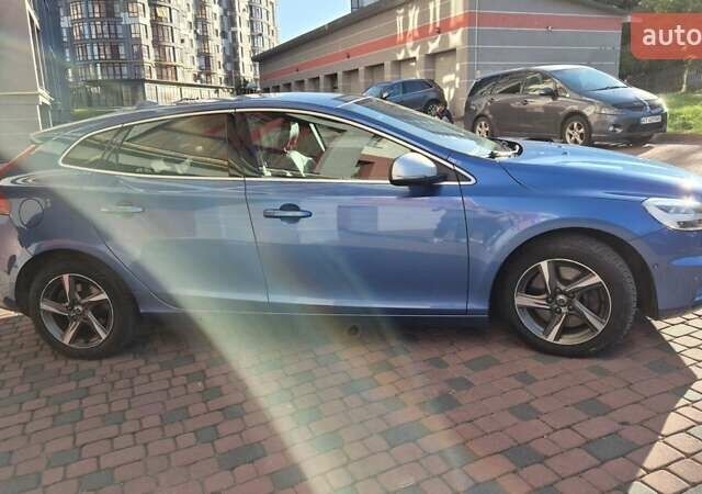 Синий Вольво В40, объемом двигателя 2 л и пробегом 282 тыс. км за 14500 $, фото 34 на Automoto.ua