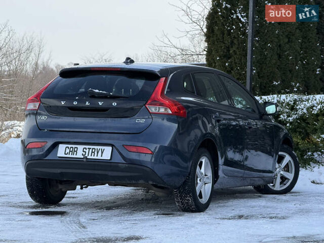 Синий Вольво В40, объемом двигателя 2 л и пробегом 272 тыс. км за 12700 $, фото 2 на Automoto.ua