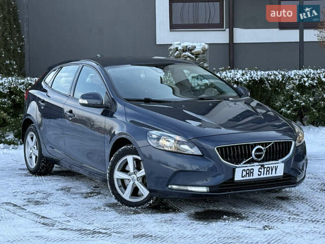 Синий Вольво В40, объемом двигателя 2 л и пробегом 272 тыс. км за 12700 $, фото 1 на Automoto.ua