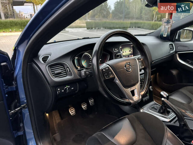 Синий Вольво В40, объемом двигателя 1.97 л и пробегом 194 тыс. км за 13799 $, фото 34 на Automoto.ua