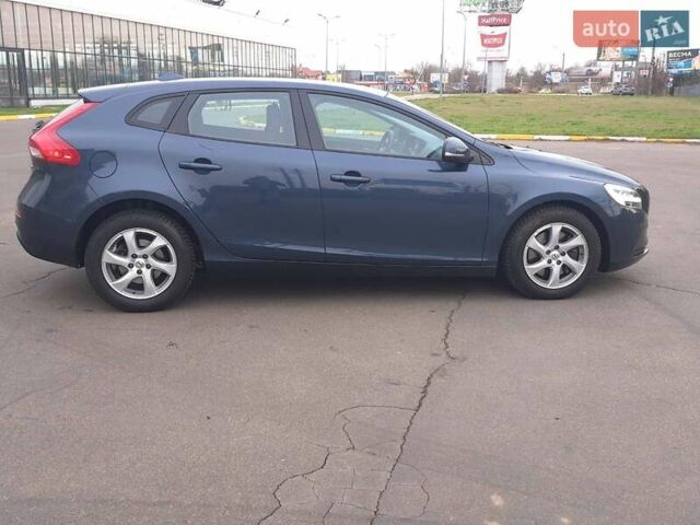 Синий Вольво В40, объемом двигателя 1.97 л и пробегом 229 тыс. км за 13500 $, фото 10 на Automoto.ua