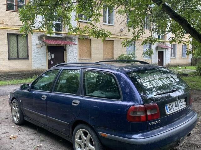 Синій Вольво V40, об'ємом двигуна 1.9 л та пробігом 328 тис. км за 800 $, фото 2 на Automoto.ua