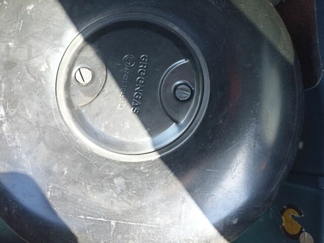 Синий Вольво В40, объемом двигателя 1.9 л и пробегом 303 тыс. км за 1900 $, фото 13 на Automoto.ua