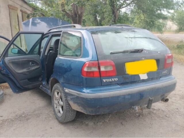 Синий Вольво В40, объемом двигателя 0 л и пробегом 280 тыс. км за 1200 $, фото 6 на Automoto.ua
