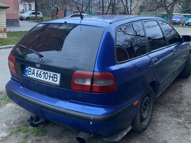 Синий Вольво В40, объемом двигателя 1.8 л и пробегом 348 тыс. км за 2899 $, фото 1 на Automoto.ua