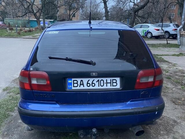 Синий Вольво В40, объемом двигателя 1.8 л и пробегом 348 тыс. км за 2899 $, фото 3 на Automoto.ua