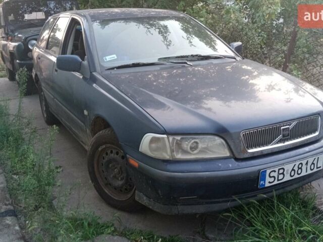 Синий Вольво В40, объемом двигателя 1.9 л и пробегом 666 тыс. км за 1000 $, фото 3 на Automoto.ua