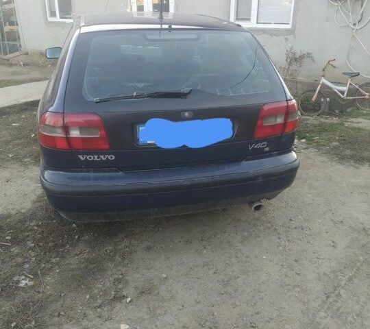 Синий Вольво В40, объемом двигателя 0 л и пробегом 160 тыс. км за 1157 $, фото 1 на Automoto.ua