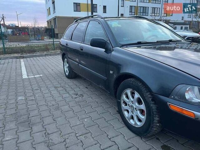 Синий Вольво В40, объемом двигателя 1.8 л и пробегом 250 тыс. км за 2700 $, фото 2 на Automoto.ua