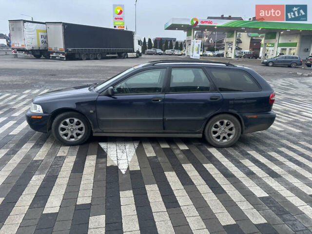 Синий Вольво В40, объемом двигателя 1.83 л и пробегом 415 тыс. км за 3100 $, фото 2 на Automoto.ua