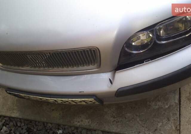 Синий Вольво В40, объемом двигателя 2 л и пробегом 368 тыс. км за 2350 $, фото 2 на Automoto.ua