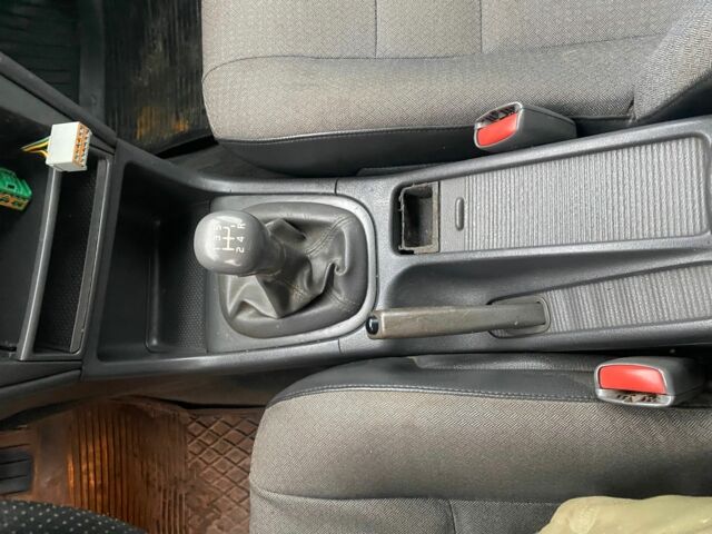 Синий Вольво В40, объемом двигателя 1.9 л и пробегом 380 тыс. км за 1450 $, фото 9 на Automoto.ua