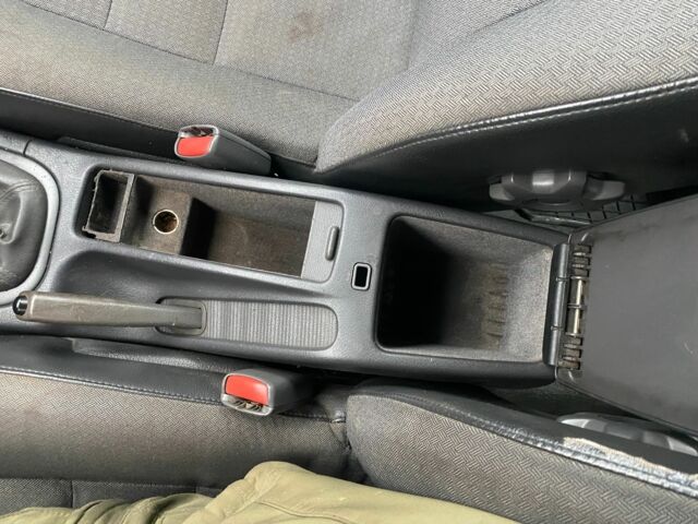 Синий Вольво В40, объемом двигателя 1.9 л и пробегом 380 тыс. км за 1450 $, фото 10 на Automoto.ua