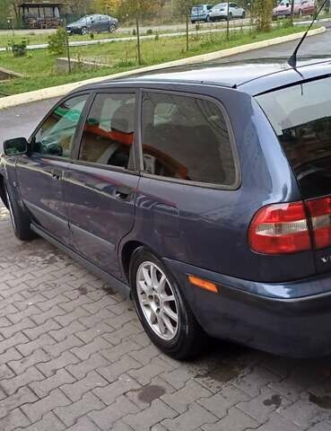 Вольво В40 2001 в Хмельницком на Automoto.ua Синий Вольво В40, объемом двигателя 1.87 л и пробегом 330 тыс. км за 3300 $, фото 1 на Automoto.ua